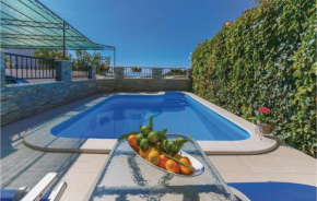  Holiday home Podstrana 42 with Outdoor Swimmingpool  Подстрана